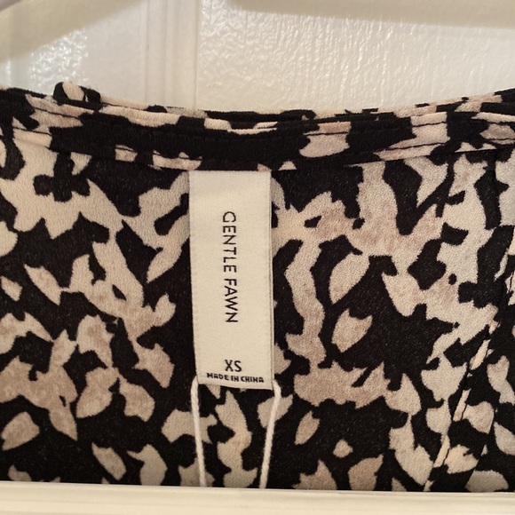 Long Sleeve open back Gentle Fawn Blouse - Picture 7 of 8